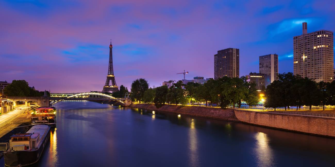 Paris Digital Pass, a digital pass that simplifies visiting must-see attractions like the Seine and the Louvre. Seine Cruise 2026.
